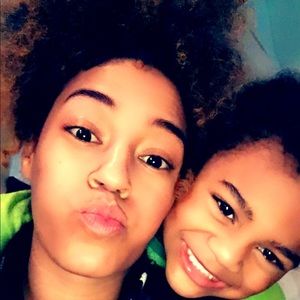 Meet your Posher, Kataya